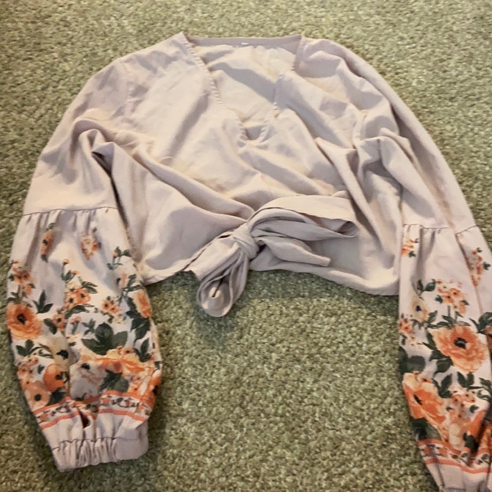 Long sleeves cropped shirt
